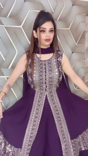 Komal Gugnani Instagram - Send this reel to your pyaar❣️
Outfit: @umang_ethnic
#barbiedoll #komalgugnani #reels #reelsinstagram #trending #dance #dolldance
