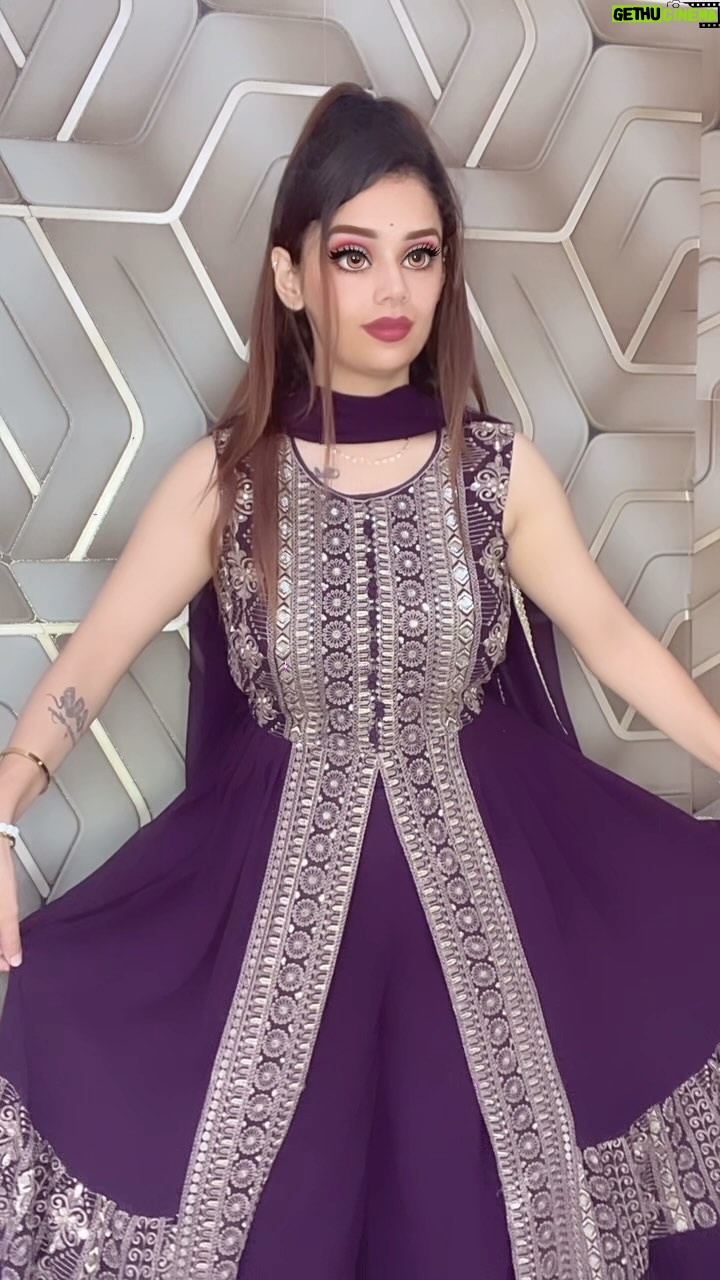 Komal Gugnani - 12.3K Likes - Send this reel to your pyaar❣️
Outfit: @umang_ethnic 

#barbiedoll #komalgugnani #reels #reelsinstagram #trending #dance #dolldance