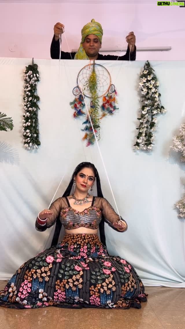 Komal Gugnani - 8.2K Likes - Puppet show🌹 
Outfit: @appleweddingbazaar 
Choreo by: @gouravkalra2022 

#barbiedoll #dolldance #puppetshow #komalgugnani #trending