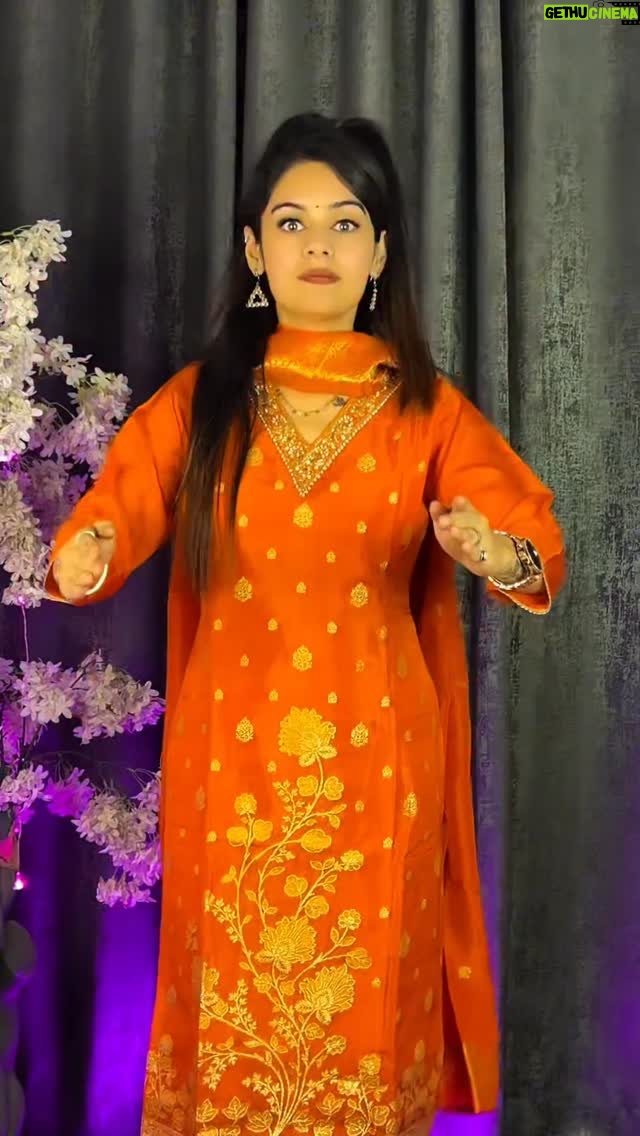 Komal Gugnani - 6K Likes - Outfit ya dance 🙃 

#Fortuner #komalgugnani #barbiedoll #reels #dance #haryanvi #trending @gulshan_music_official @its_rajmawar @ruchikajangid