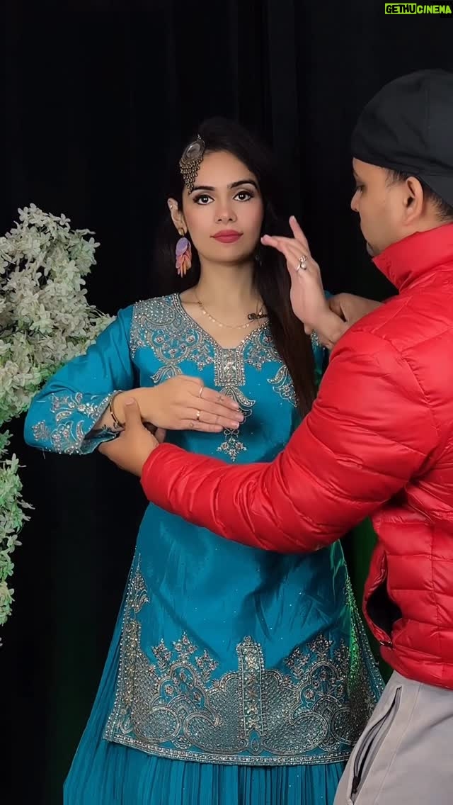 Komal Gugnani - 9.2K Likes - Doll mode ON 💃
Shararat song | Dhurandhar vibes ✨🔥