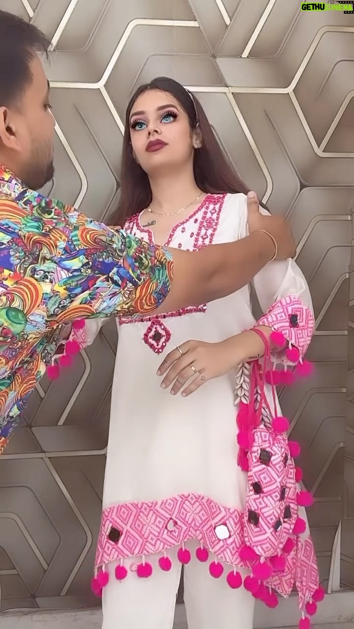 Komal Gugnani - 22K Likes - Sajna ve Sajna😍 
@shehnaazgill 
@sunidhichauhan5 
#sajnavesajna #barbiedoll #komalgugnani #reels #reelsinstagram #dance