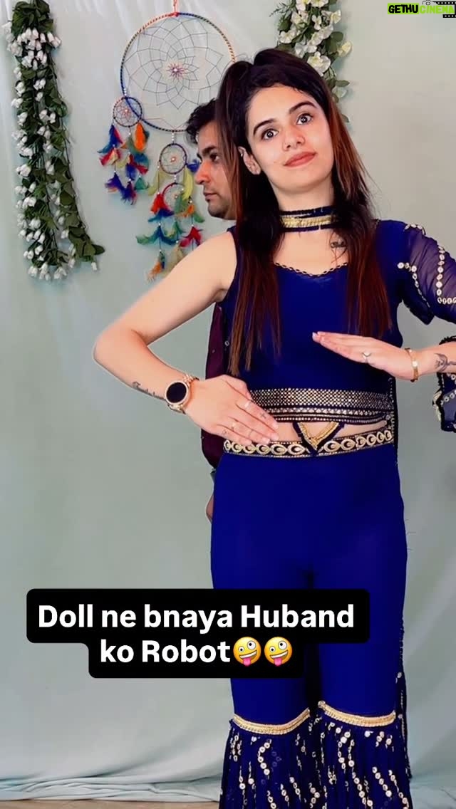Komal Gugnani - 127K Likes - They dance the trend. I *become* the Trend. 💅🖤 #RobotGirlMove 

#DollDanceTrend #DollStyleReacts #ViralReel