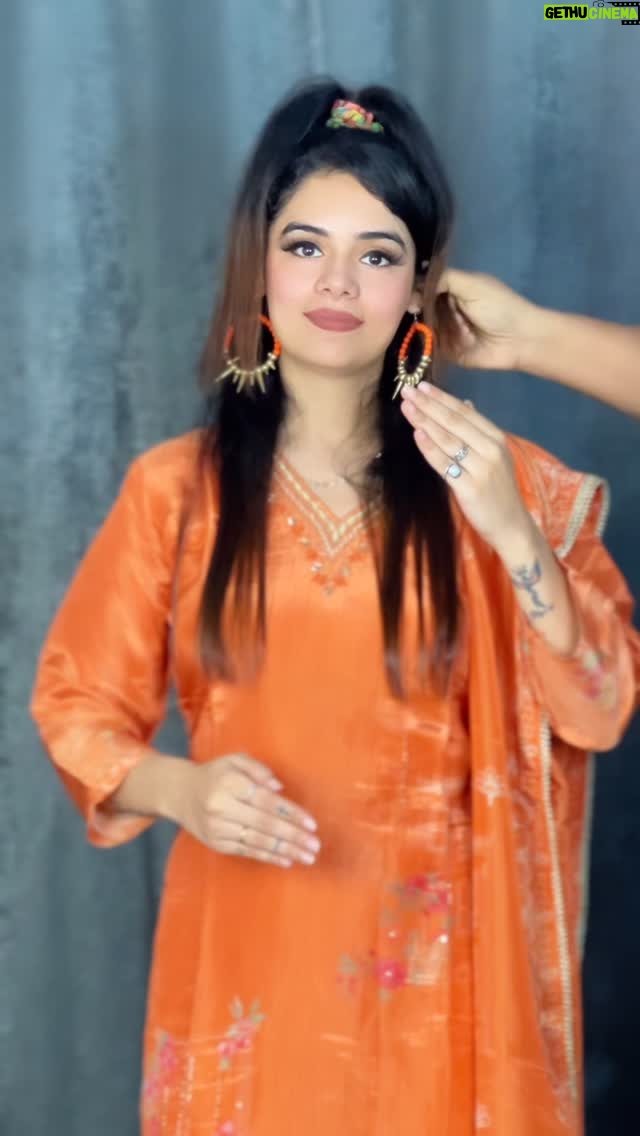 Komal Gugnani - 19.2K Likes - “Kaan pakad ke dance ka kickstart… creative hai ya cringe? 👀”

#dolldancebykomal #DanceWithTwist #ReelTrend #FunDance #DollDance #DanceChallenge #ReelMasti #ForYou #TrendingReels
#barbiedoll #komalgugnani