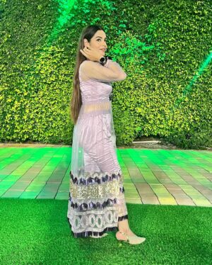 Komal Gugnani Instagram - Meri Duniya🌍🧿❣️
@mk_monusingh @inaya_doll1
#family #familygoals #happyfamily #goals #komalgugnani #mksingh #inayadoll
