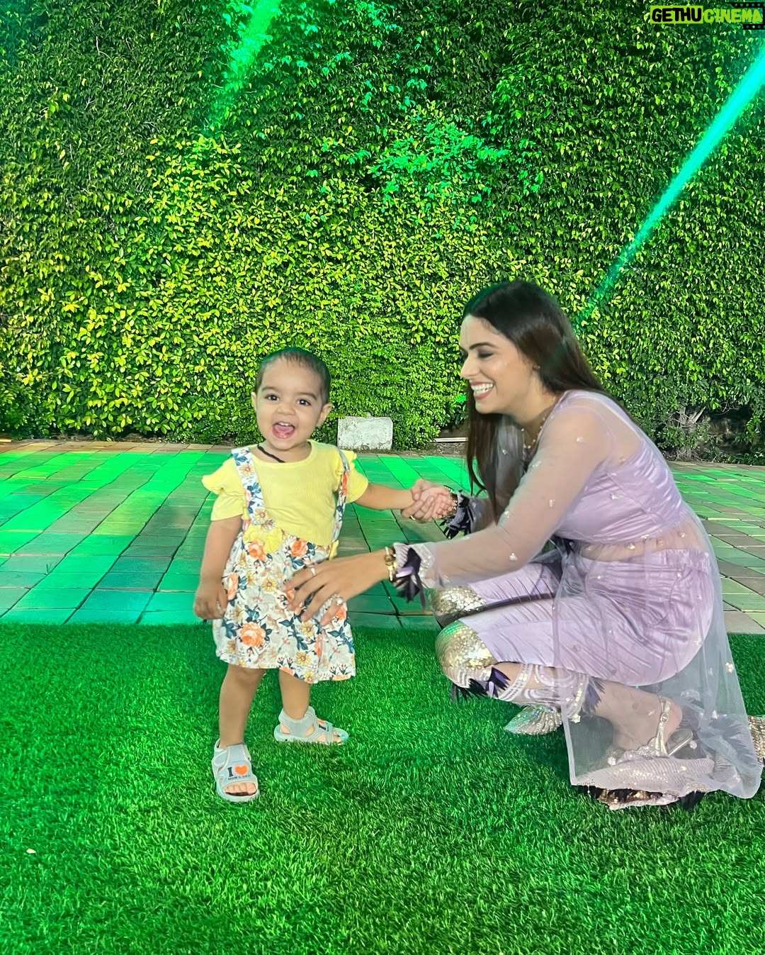 Komal Gugnani - 8.8K Likes - Meri Duniya🌍🧿❣️
@mk_monusingh @inaya_doll1 

#family #familygoals #happyfamily #goals #komalgugnani #mksingh #inayadoll