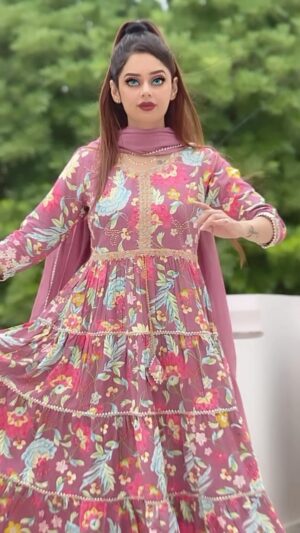 Komal Gugnani Instagram - Tag your chaand 💕💎
Outfit: @umang_ethnic
#barbiedoll #komalgugnani #reels #reelsinstagram #trending