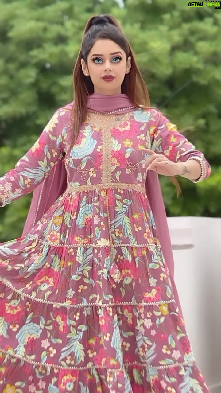 Komal Gugnani - 5.8K Likes - Tag your chaand 💕💎 
Outfit: @umang_ethnic 

#barbiedoll #komalgugnani #reels #reelsinstagram #trending