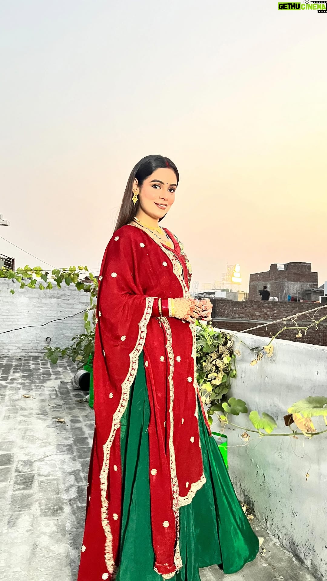 Komal Gugnani - 6K Likes - @mk_monusingh ❣️