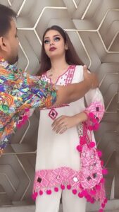 Komal Gugnani Top 100 Instagram Photos and Posts
