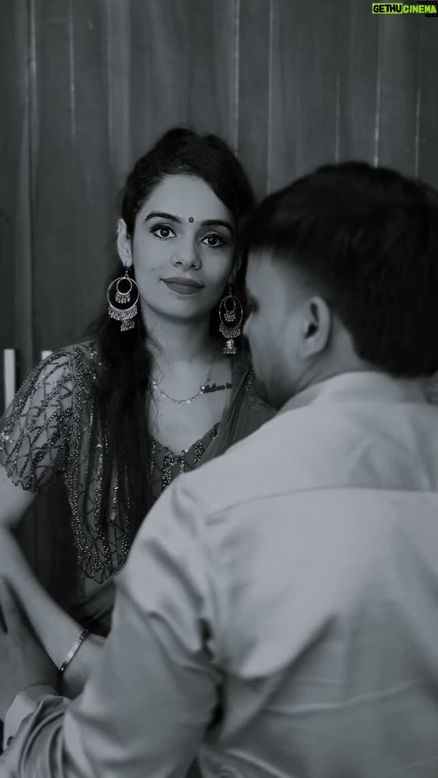 Komal Gugnani - 14.2K Likes - “Tell me your fav Kishore da song in comments ❤️👇”

#Saiyaara 
#KishoreKumarVibes 
#OldSongNewStyle 
#DollDance 
#SoulfulReels 
#RetroVibes 
#DanceWithFeel 
#InstaDance 
#ViralReelsIndia 
#FusionDance 
#CreatorsOfInstagram 
#DanceInnovation 
#KomalGugnani 
#HaryanaToGlobal 
#ExplorePage