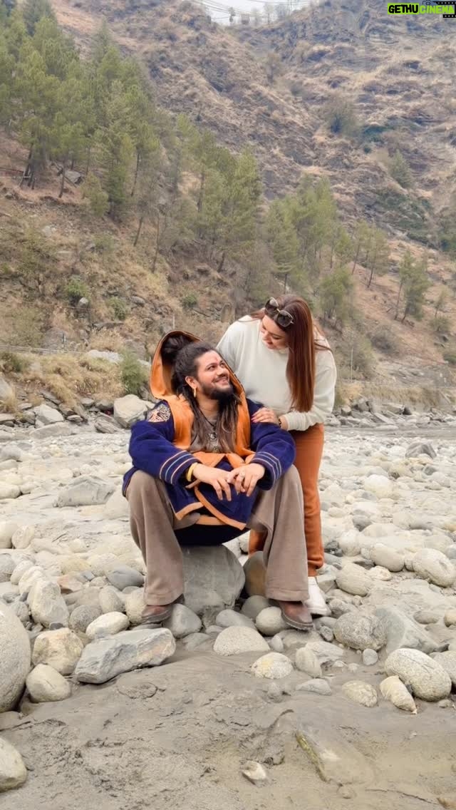 Komal Saklani - 113.1K Likes - 🫶🧿

#koraj #husbandwife #couple #instamood #manali