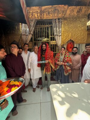 Komal Saklani Instagram - ą¤ą¤Æ माता ą¤ą¤æą¤ą¤¤ą¤Ŗą„ą¤°ą„ą¤£ą„ ą¤ą„ šš»šļø
Jai Mata di š
#chintapurni #chinmastika #hansrajraghuwanshi #komalsaklani #mandir #darshan #jaimatadi