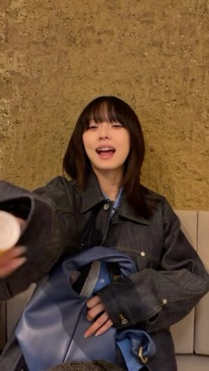 Konatsu Kato Instagram - 無理やりラムネをあげる