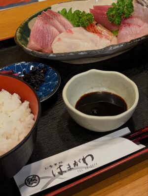 Konatsu Kato Instagram - ばいばい福井~~~

ほんで
気がついたら 撮ってる間に 
情報解禁されてたこの福井ロケ作品~~。
映画「KEFI」に希乃役で出演します
素敵バイブスな皆と作り上げられて
今年は良い年だったと言いきれちゃうな~！
お楽しみに~！

出演
高田里穂、入来茉里、加藤小夏、海谷遠音、武井壮ほか
監督・脚本  齋藤喜進