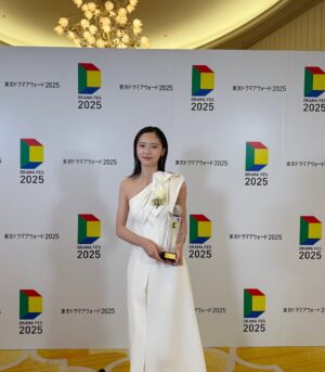 Konatsu Kato Instagram - 主演を務めたススキノ・インターンが東京ドラマアウォード ローカルドラマ賞いただきました🏆
あたたかく愛のあるキャストの皆様とスタッフの皆様で作り上げた優しい作品です。ただただ良い作品を作ろうという気持ちで満ちた撮影期間でした。そんな作品がこうして評価をいただけて、嬉しいです。北海道テレビ大好きーーー！