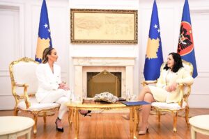 Kosovare Asllani Instagram - Unforgettable and proud moment receiving the Presidential medal of merits 🏅 for my accomplishments and contribution within 
equality in sports and society.