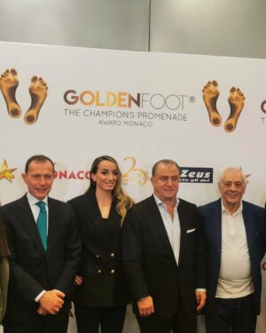 Kosovare Asllani Instagram - One of those special nights ✨ 

Very proud and honored to write history by receiving the very first Golden foot award for a women’s player.

The special part with this award is that the winner leaves a permanent mould of their footprints on "The Champions Promenade", on the seafront of the Principality of Monaco. 👣 

Thank you to Monaco, Prince Albert, President Antonio and the entire organization. 

This award represent women’s football and how far it’s come but the best part is, we are just getting started. ♥️