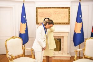 Kosovare Asllani Instagram - Unforgettable and proud moment receiving the Presidential medal of merits 🏅 for my accomplishments and contribution within 
equality in sports and society.