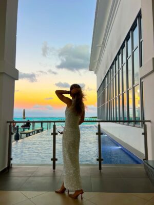 Kosovare Asllani Instagram - Work, pleasure and endless adventures🤍🌅