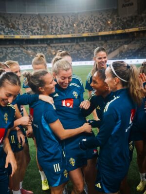 Kosovare Asllani Instagram - Stockholm 💙🇸🇪