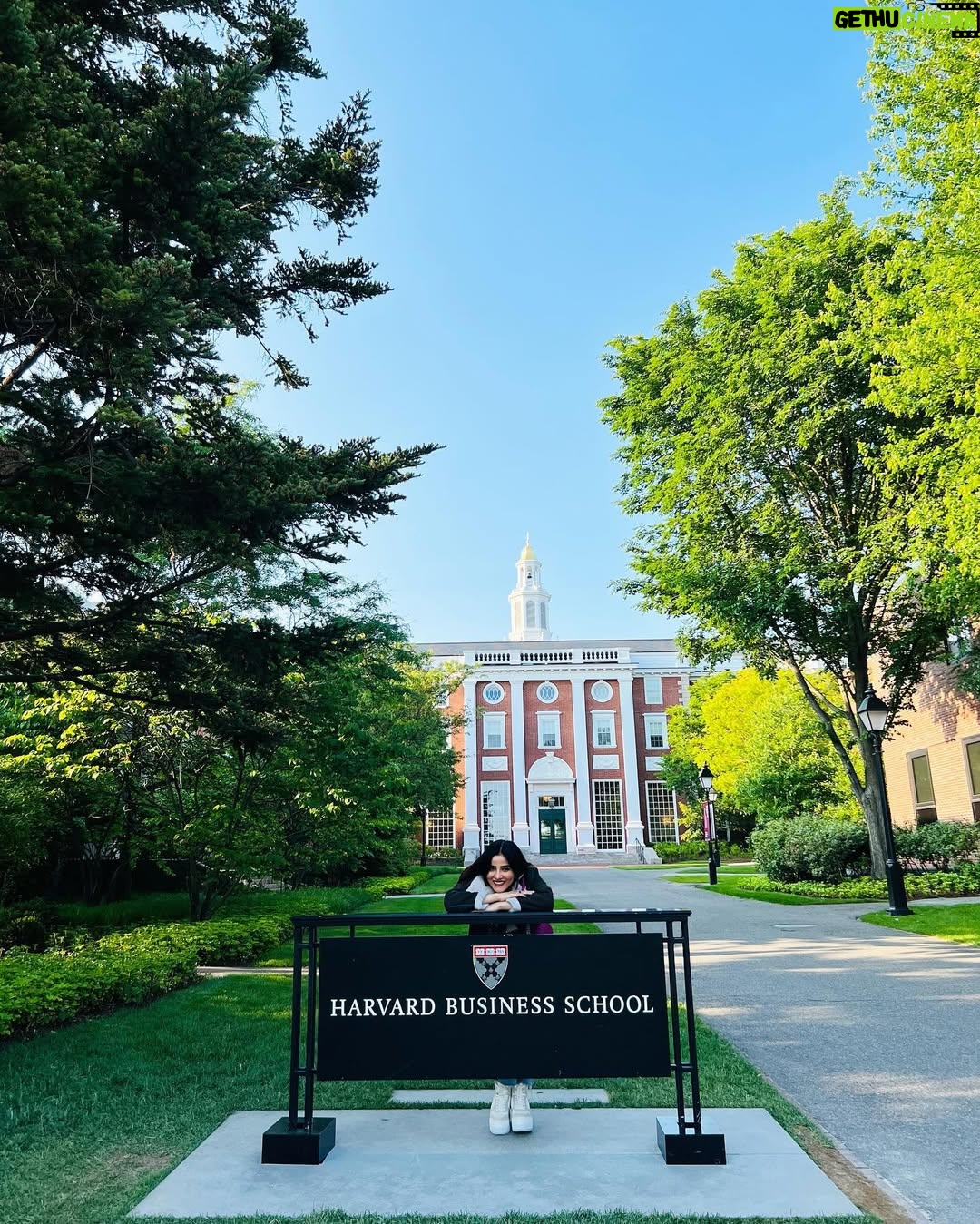 Krisheka Patel - 6.9K Likes - Tan lines and jetlag fade, but Memories last forever.!!💕🗽🤍#harvarduniversity🇺🇸#bostonmassachusetts#bostonusa💜