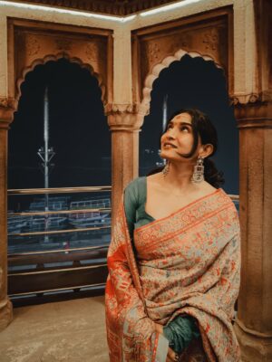 Krishi Thapanda Instagram - My Strength, my Hope, and my protector ✨🤍🧿🌙 
#Kashi