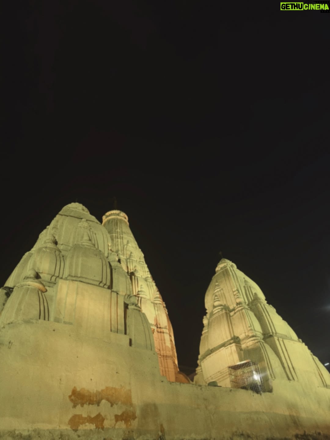 Krishi Thapanda - 62.5K Likes - My Strength, my Hope, and my protector ✨🤍🧿🌙 
#Kashi