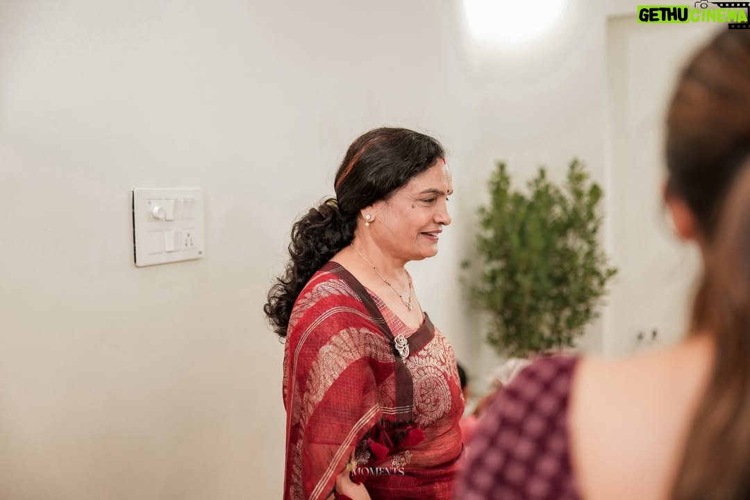 Krishi Thapanda - 70.4K Likes - 🧿🌸❤️

Saree: ಅಮ್ಮ’s first saree (40 yrs old saree)
Blouse: @rishi_designs11 
Jewellery: @theamethyststore 
Pc: @momentsbyraghavstudios @raghavstudios