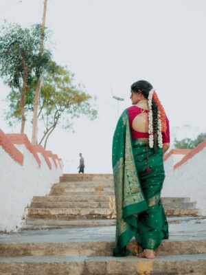 Krishi Thapanda Instagram - 🌿💚

Saree: @thenalme 
Blouse: @likitha_suresh_ 
MUA: @makeoverwith_vandana 
Jewellery: @theamethyststore