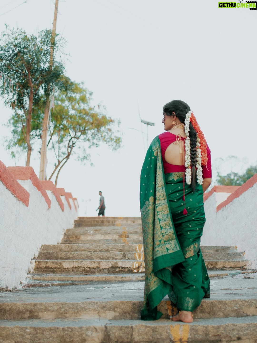 Krishi Thapanda - 28.1K Likes - 🌿💚

Saree: @thenalme 
Blouse: @likitha_suresh_ 
MUA: @makeoverwith_vandana 
Jewellery: @theamethyststore