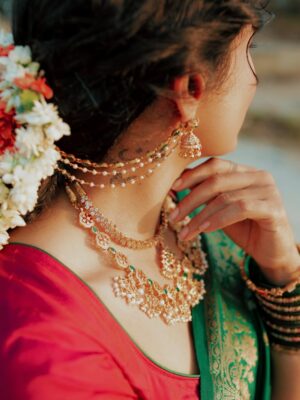 Krishi Thapanda Instagram - 🌿💚

Saree: @thenalme 
Blouse: @likitha_suresh_ 
MUA: @makeoverwith_vandana 
Jewellery: @theamethyststore