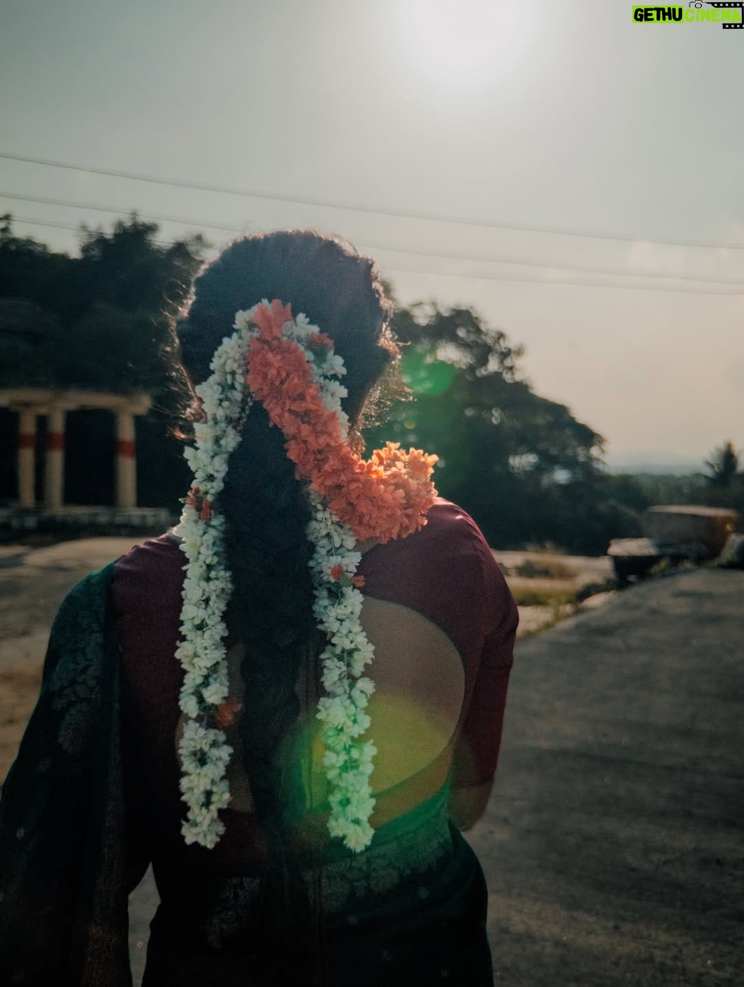 Krishi Thapanda - 28.1K Likes - 🌿💚

Saree: @thenalme 
Blouse: @likitha_suresh_ 
MUA: @makeoverwith_vandana 
Jewellery: @theamethyststore