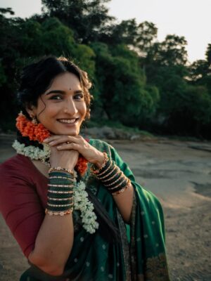 Krishi Thapanda Instagram - 🌿💚

Saree: @thenalme 
Blouse: @likitha_suresh_ 
MUA: @makeoverwith_vandana 
Jewellery: @theamethyststore