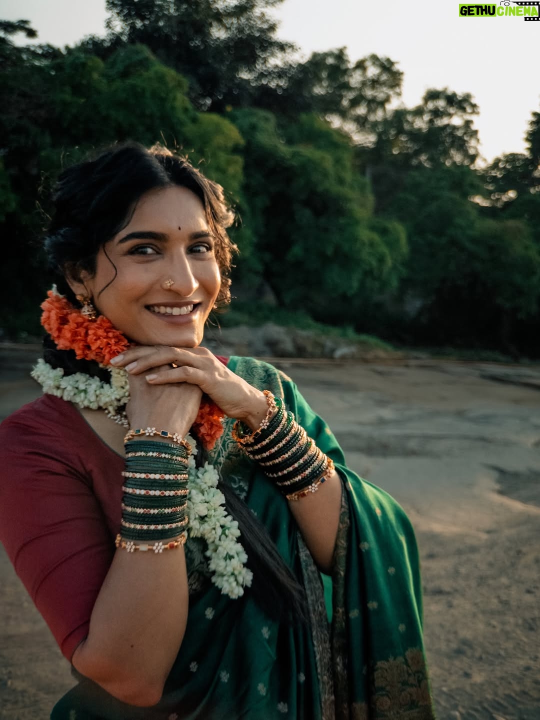 Krishi Thapanda - 28.1K Likes - 🌿💚

Saree: @thenalme 
Blouse: @likitha_suresh_ 
MUA: @makeoverwith_vandana 
Jewellery: @theamethyststore