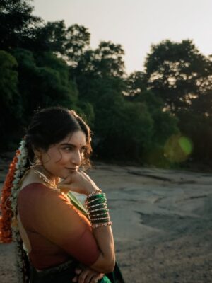 Krishi Thapanda Instagram - 🌿💚

Saree: @thenalme 
Blouse: @likitha_suresh_ 
MUA: @makeoverwith_vandana 
Jewellery: @theamethyststore