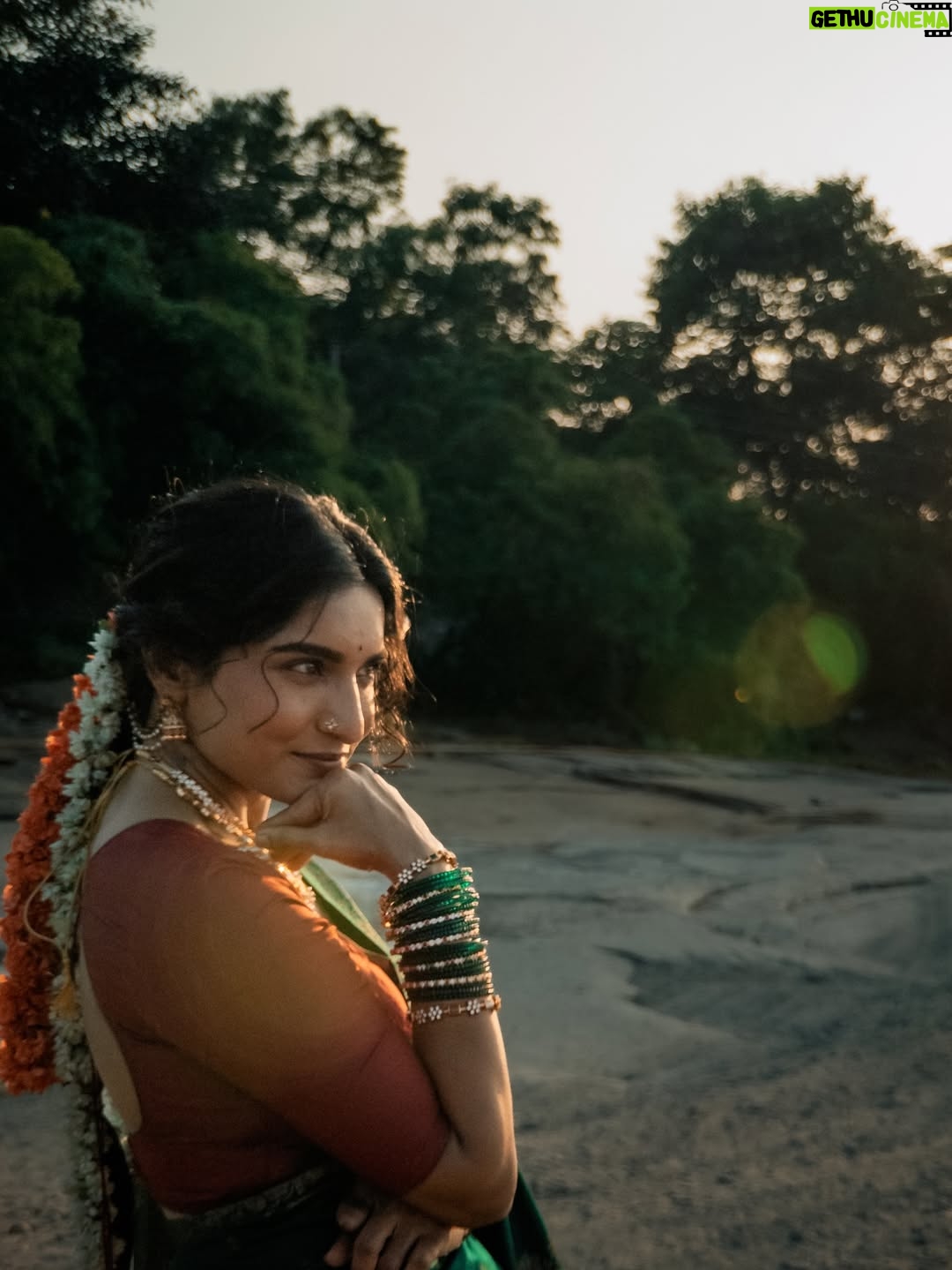Krishi Thapanda - 28.1K Likes - 🌿💚

Saree: @thenalme 
Blouse: @likitha_suresh_ 
MUA: @makeoverwith_vandana 
Jewellery: @theamethyststore