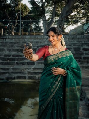 Krishi Thapanda Instagram - 🌿💚

Saree: @thenalme 
Blouse: @likitha_suresh_ 
MUA: @makeoverwith_vandana 
Jewellery: @theamethyststore