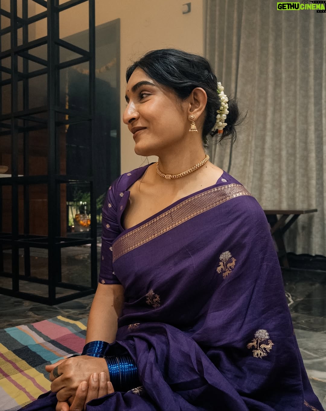 Krishi Thapanda - 54.4K Likes - 💜

Saree : Gifted by @hvpallavigowda 🤍🤗
Blouse: @rishi_designs11 
Accessories: @nk_jewelshouse