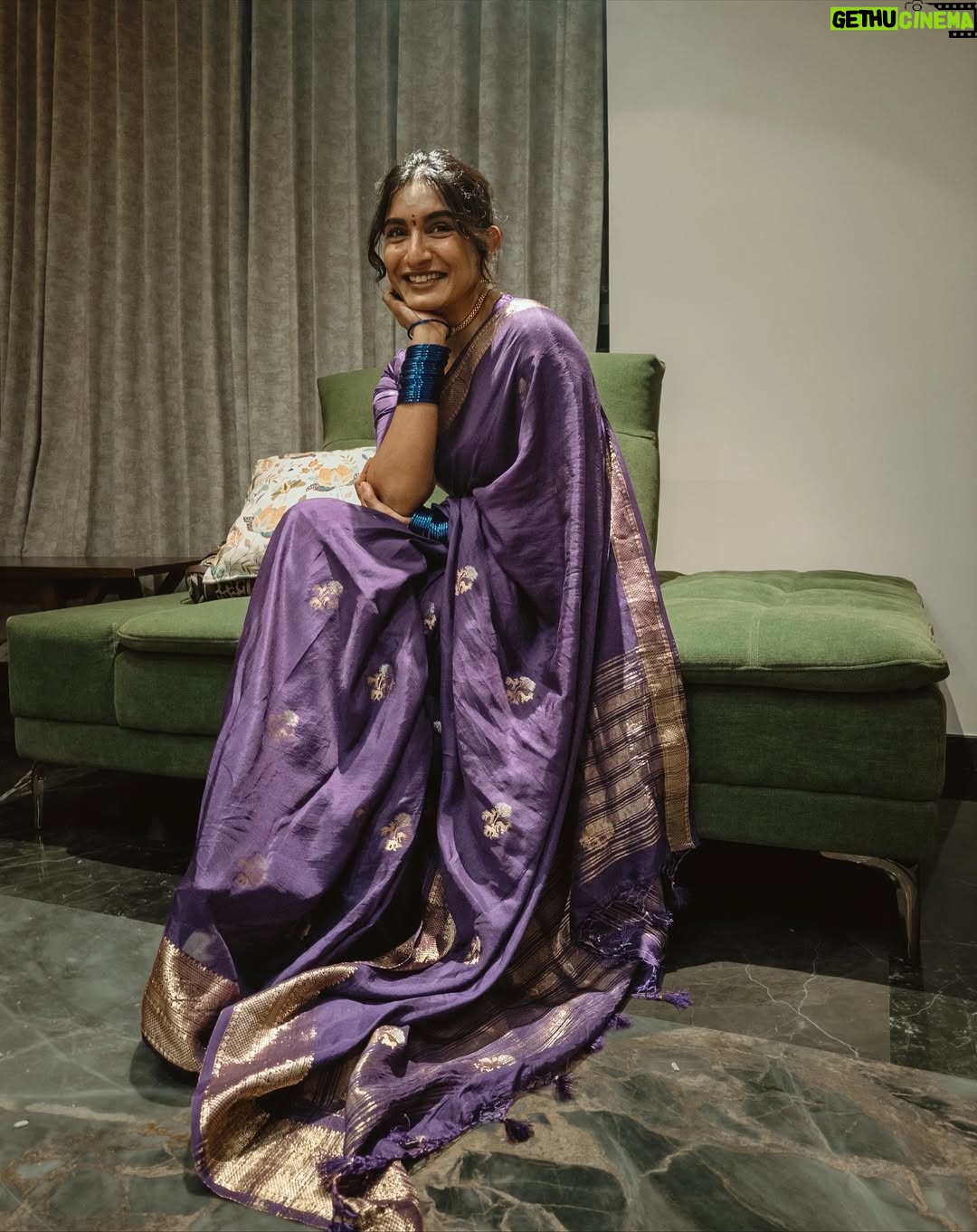 Krishi Thapanda - 54.4K Likes - 💜

Saree : Gifted by @hvpallavigowda 🤍🤗
Blouse: @rishi_designs11 
Accessories: @nk_jewelshouse