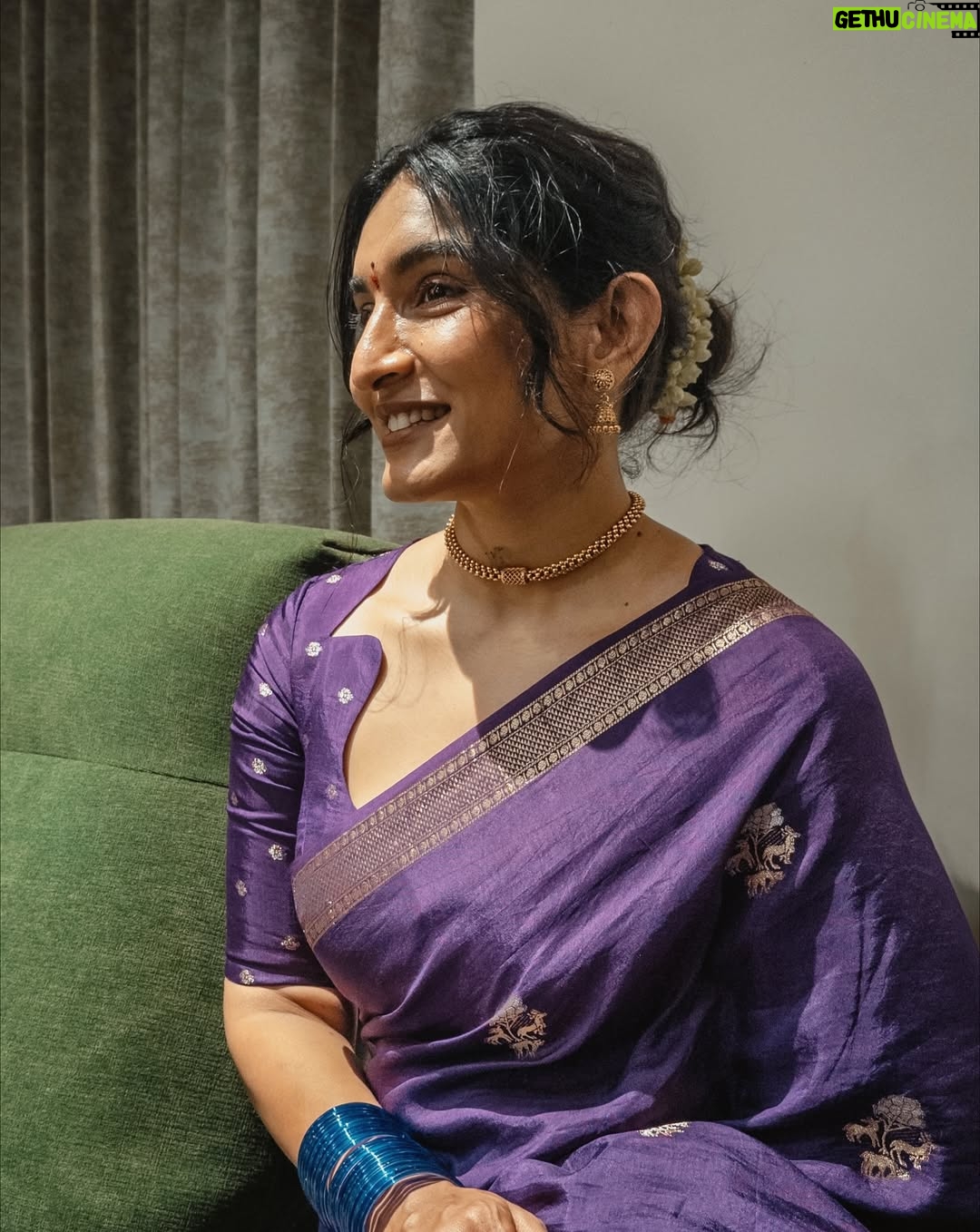 Krishi Thapanda - 54.4K Likes - 💜

Saree : Gifted by @hvpallavigowda 🤍🤗
Blouse: @rishi_designs11 
Accessories: @nk_jewelshouse