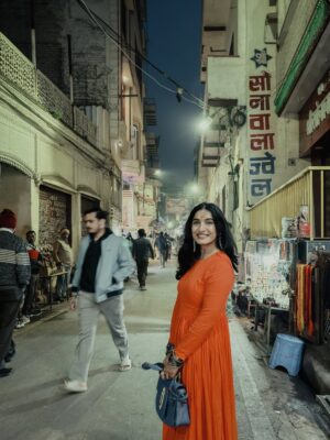 Krishi Thapanda Instagram - My Strength, my Hope, and my protector ✨🤍🧿🌙 
#Kashi
