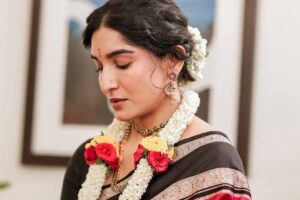 Krishi Thapanda Instagram - 🧿🌸❤️

Saree: ಅಮ್ಮ’s first saree (40 yrs old saree)
Blouse: @rishi_designs11 
Jewellery: @theamethyststore 
Pc: @momentsbyraghavstudios @raghavstudios
