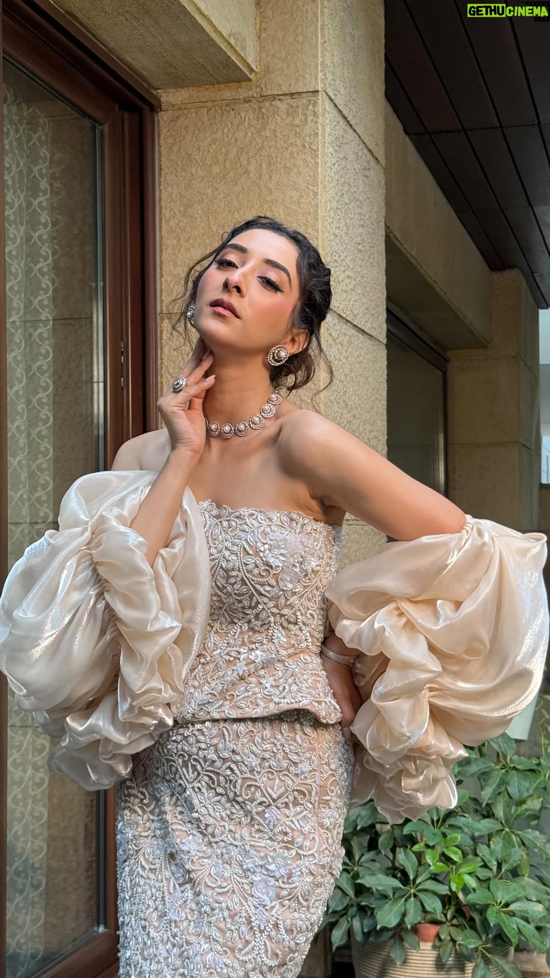 Kritika Avasthi - 3.3K Likes - Once upon a thread… her fairytale began🕊️🤍✨
Behind this enchanting ethereal look @kritikkaavasthi @makeupbychandanimalik 

Shop the look:
📍 D-22 Defence Colony, New Delhi
☎️  918076698857 

#cocktaillook #mehulguptalabel #mermaidlehenga #ivorydreams #dreamylook