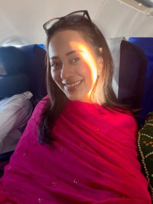 Krutika Desai Khan Instagram - When the year begins at Mahakaal’s feet, everything aligns 🔱🧿 Nothing powerful than this 🕉️ ✨
Blessed, protected, guided - Jai Shri Mahakaal 🙏🏻 Har Har Mahadev 🙌🏻 ♥️
Happy New Year 🥳 💐🤍

#NewYear #Blessings #Grateful #Universe #JaiShreeMahakal