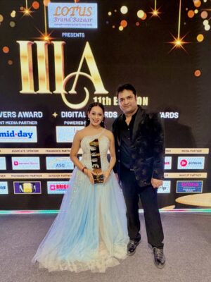 Krutika Desai Khan Instagram - Frame to frame, role to role, day to night — shaping and moulding characters, learning lessons, earning every step along the way 🥹😌

Honoured to receive -  Excellence in Television Industry 🏆 Thank you @kunalthakkarofficial @iiiaward ✨
This honour also marks 10 years of my journey in the Entertainment industry — a decade of growth, grit, and gratitude ♾️🤍

Gratitude MOM & Universe!!! Could have never been an Actor if you wouldn’t have asked me to go for it 🥲🙏🏻♥️
Grateful for the people, the passion, and the purpose that brought me here 💃🏻🪐🤍

Another new beginning — for the next decade. 
Grateful & unstoppable ✨🧿♥️

Wearing - @niyara_india 
Mua & Hair - @makeupandhairbyravina 
Stylist - @yourstylistforever 

#krutika #actor #award #explore #foryou