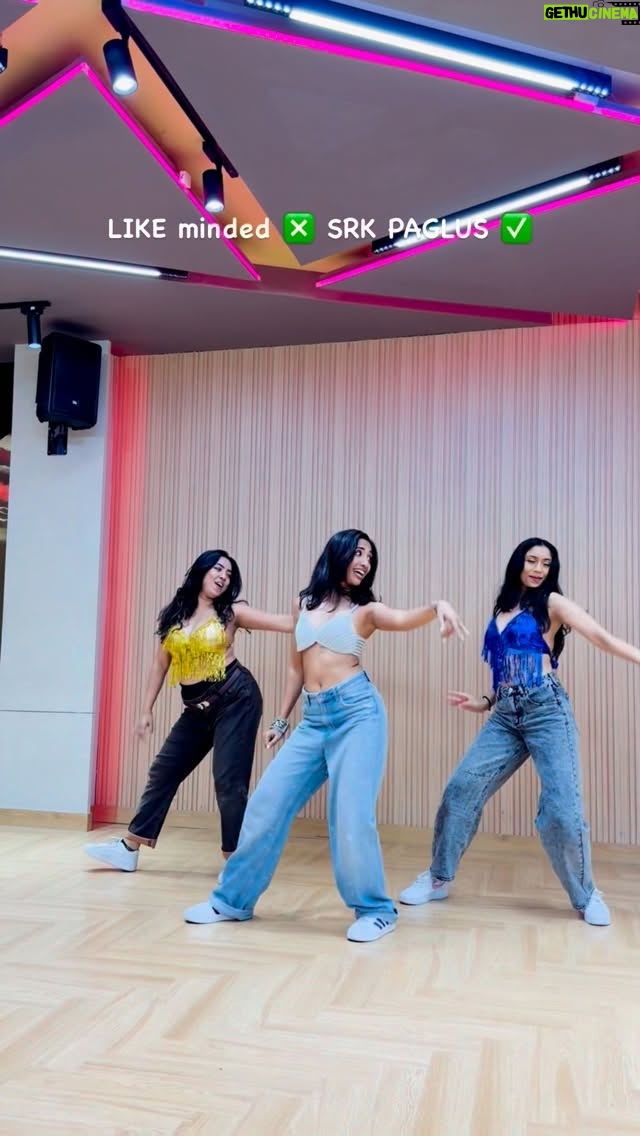 Krutika Solanki - 836 Likes - These girls walked in for my class as students and we left class as BFFS 😋🥳 That instant click was real 🧿
.
Coming back to @yellowstripedance to teach another set of choreos on 14th FEB! Link in bio , go check and register 🧨
.
Shout out to @prateeksha_justdance and  @dancerforlifeaj20 
For all the help and energy in both classes , 
We missed you @aadilkhann 😞 
.
#marjaani #krutikasolankichoreography #aadilkhanchoreography #teamaadilkhan #srk