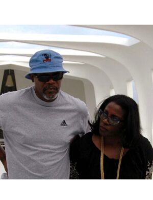 LaTanya Richardson Jackson Instagram - Samuel L. Jackson, the man of a thousand characters 👑 But the real man is my Dude and Zoe’s Dad!! Happy Birthday Babe🙏🏾🥰❤️💋