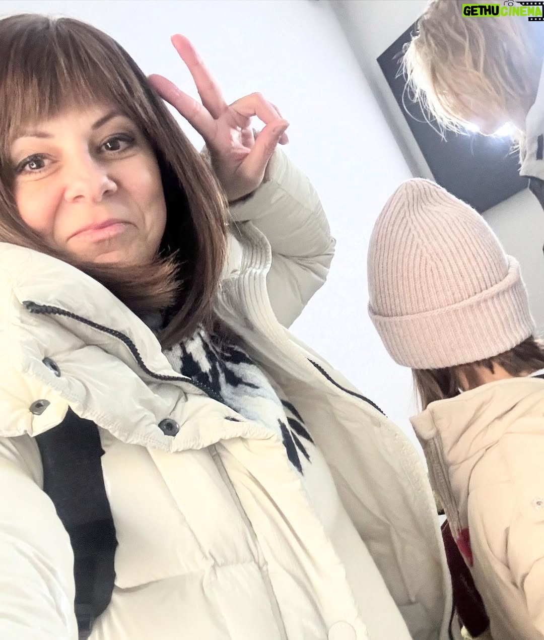 Ladislava Něrgešová - 18.3K Likes - Dneska byla ,,únikovka,,! Takže….HEZKÝ ÚNIKOVÝ ROK 2026!! Já budu unikat. A chci ,,TO DÁT,,! Hodně ZDRAVÍ a štěstí. Pusu já! 💋#happynewyear ❤️