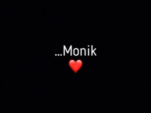 Ladislava Něrgešová Instagram - Vrátili jsme se s dětmi z víkendu ze zabijačky,a tady jsem našla tohle…❤️ @monika_absolonova